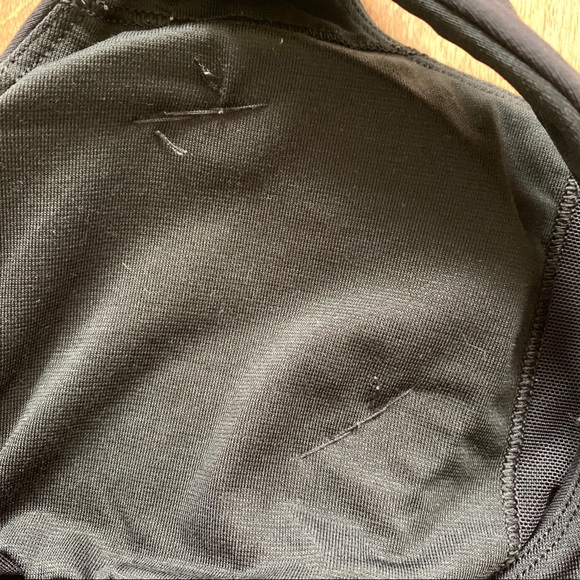 *SOLD* LULULEMON Circuit breaker bra black size 4 - Picture 14 of 14